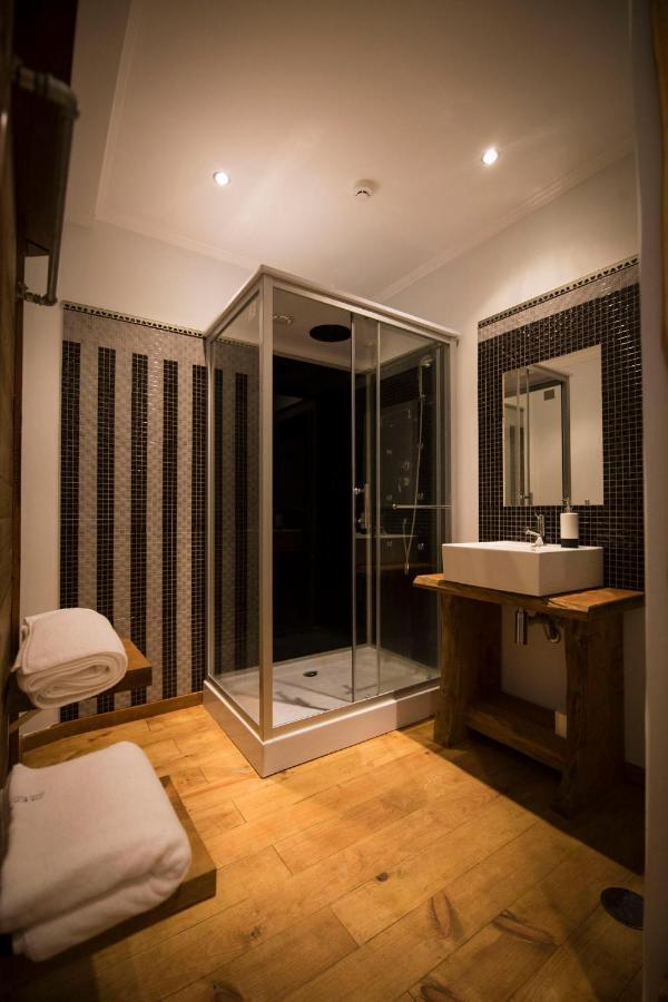 Modern & Recycled Guest House Machico  Exterior photo