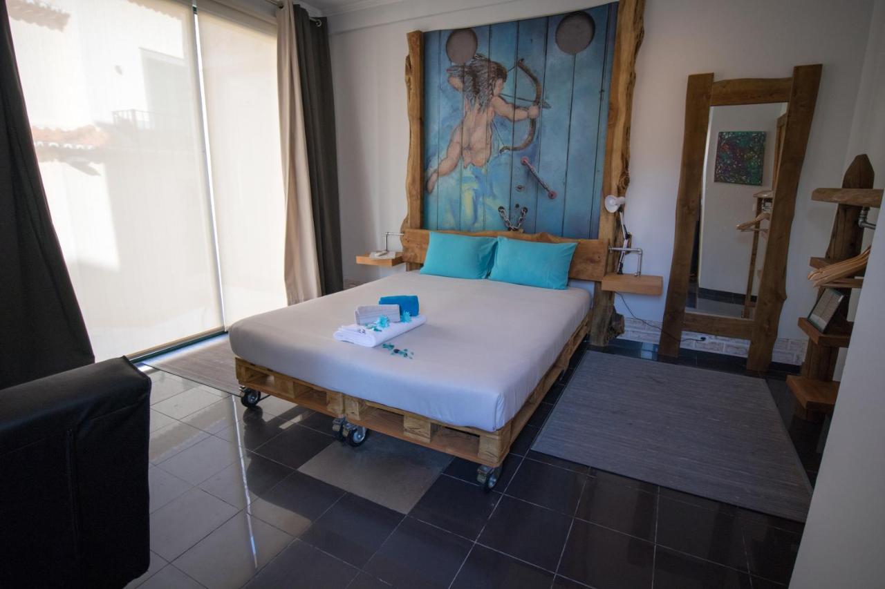 Modern & Recycled Guest House Machico  Exterior photo
