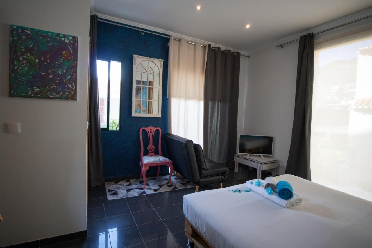Modern & Recycled Guest House Machico  Exterior photo