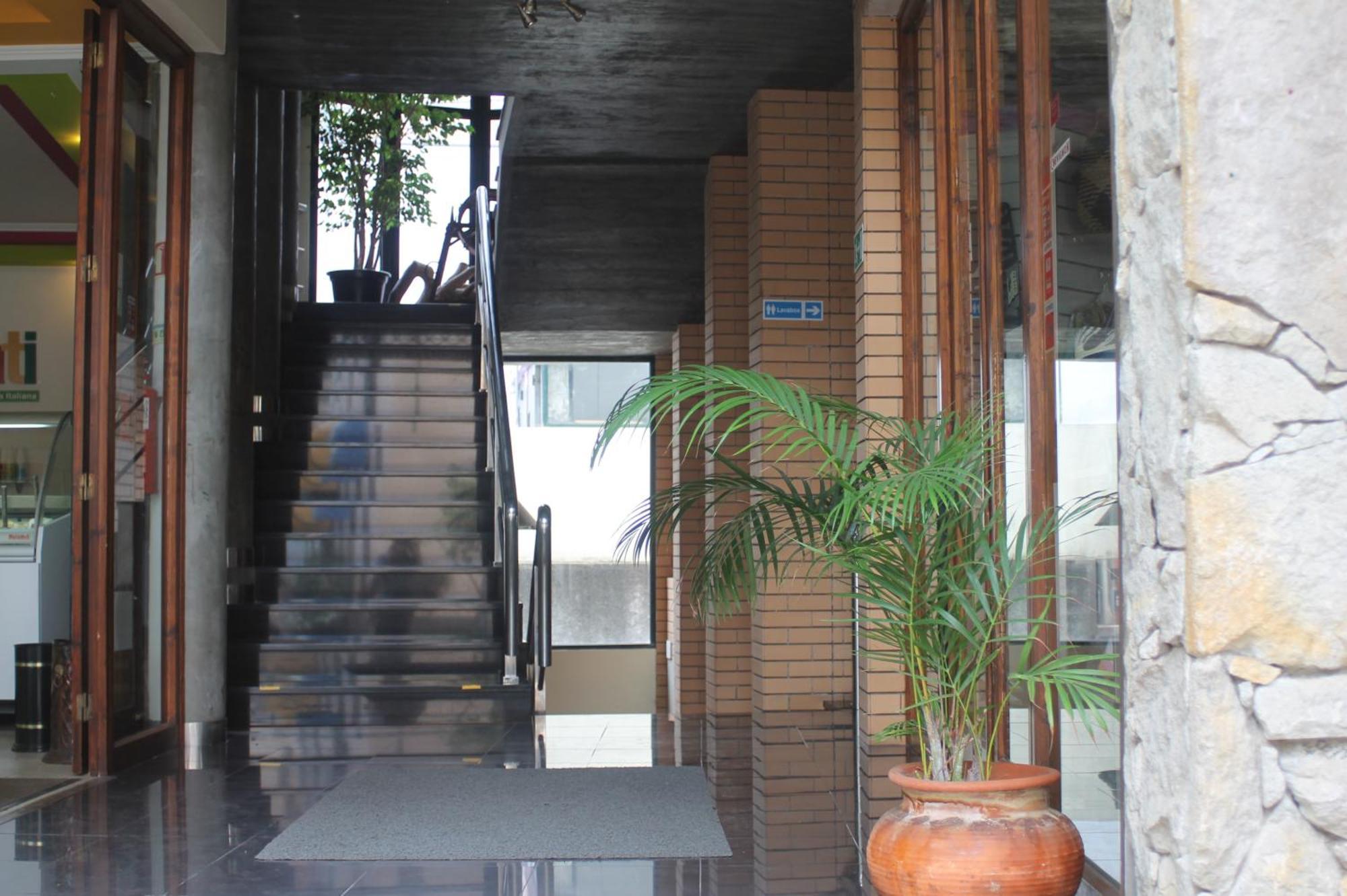 Modern & Recycled Guest House Machico  Exterior photo
